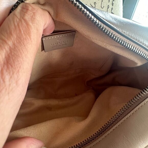 Authentic Gucci GG Marmont Matelasse Leather Crossbody Bag - Picture 9 of 17